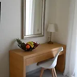 Stacy's Apartmanhotel 3*