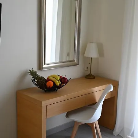 Stacy's Apart Otel 3*