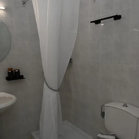 Stacy's Aparthotel *